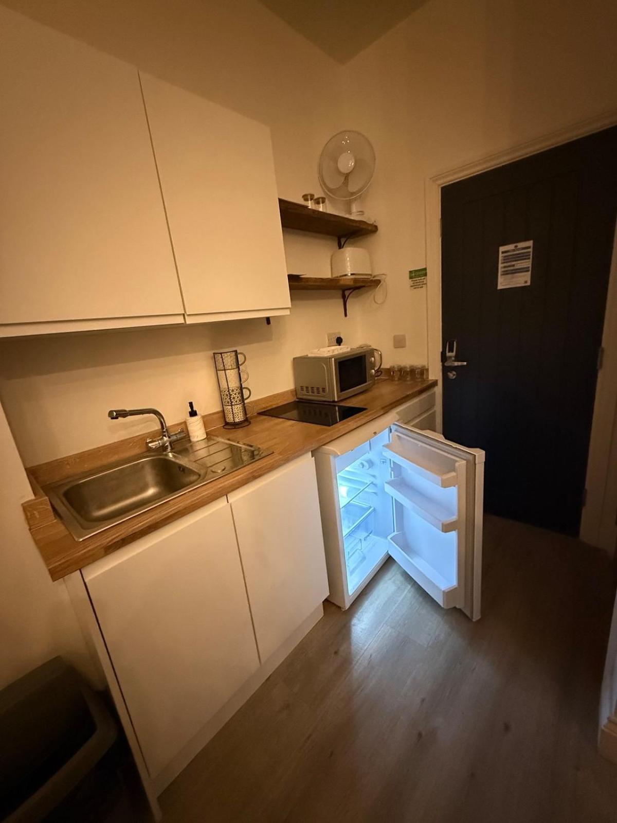 Seaside Studio Apartment Weston-super-Mare Exterior photo